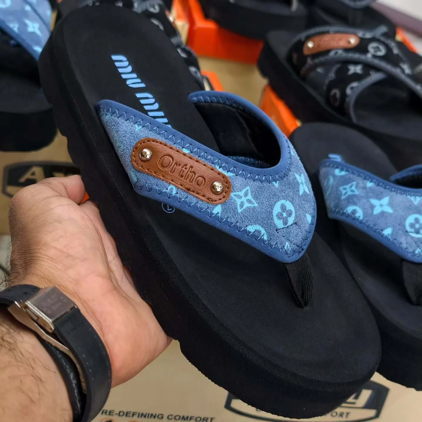 Men's Blue Printed Toe-Loop Casual Chapal with Black Sole