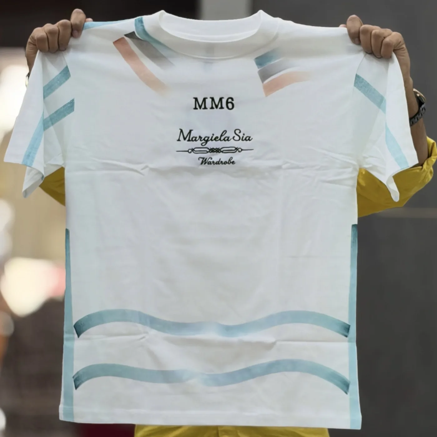 Arctic Wave White Graphic