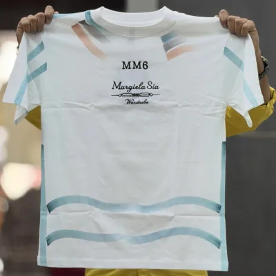 Arctic Wave White Graphic
